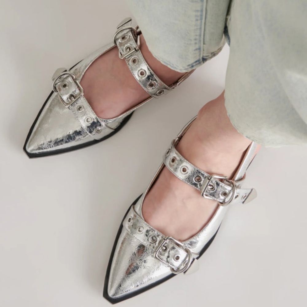 Dolce Vita Labell Slingback in Silver Distressed. Size 10.
